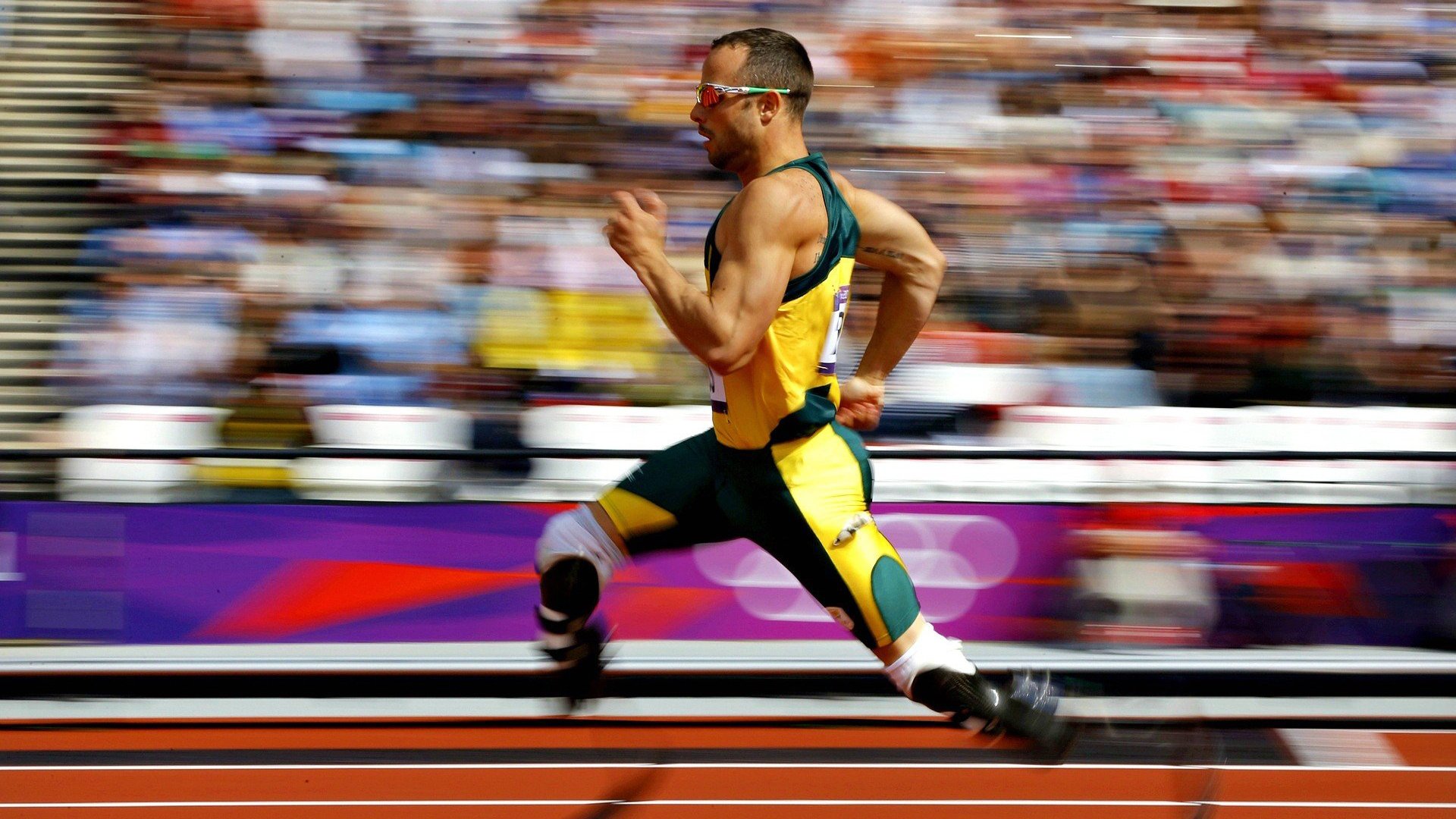 _高空极限跳伞表演:从云端俯瞰人生_,3.9万米高空极限跳伞视频