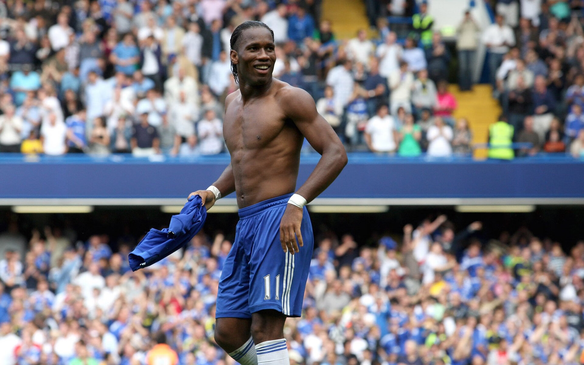 英超终场哨：巨大惊喜点燃现场氛围，英超著名中场